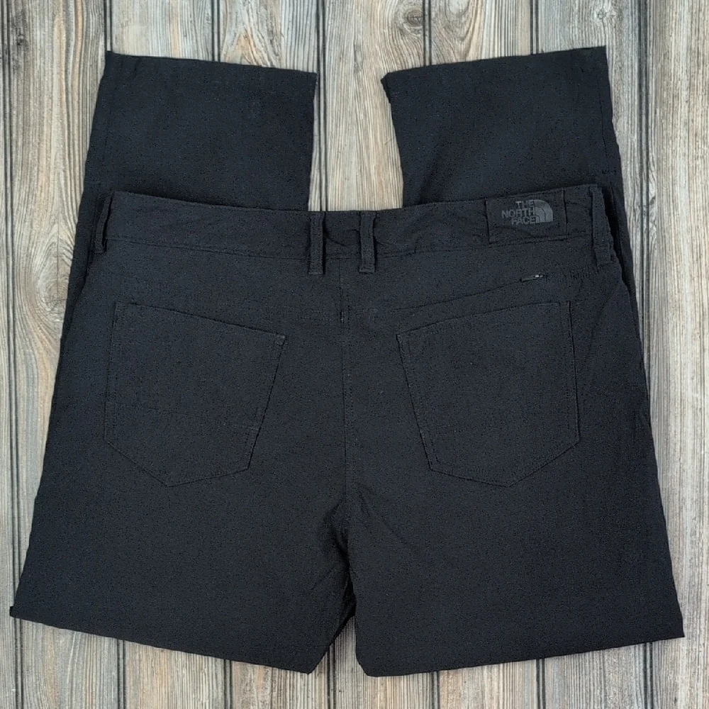 The North Face Men's Black Hiking Travel Pants Size 38 Short​